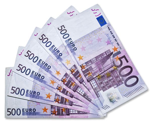 Hochwertige 500-Euro-Banknoten, Geldscheine für Immobilieninvestitionen in Deutschland.
